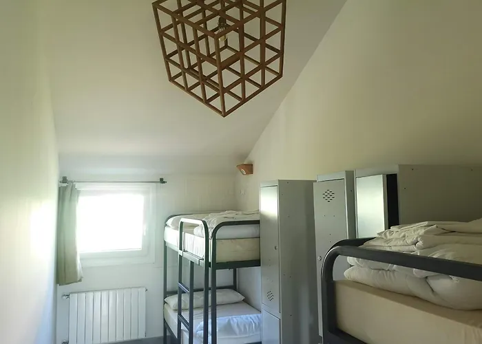 Wayve House Хостел *