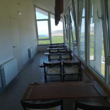 Wayve House אכסניה *