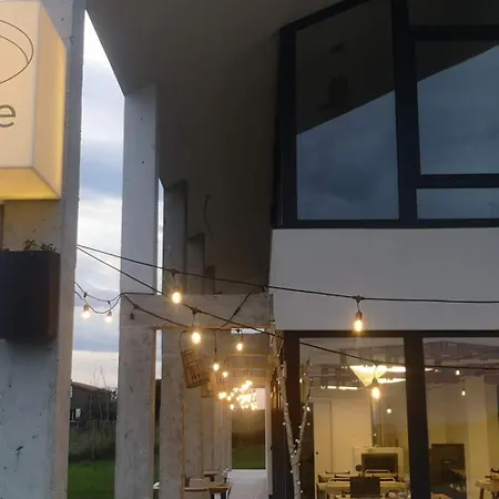 Wayve House Хостел